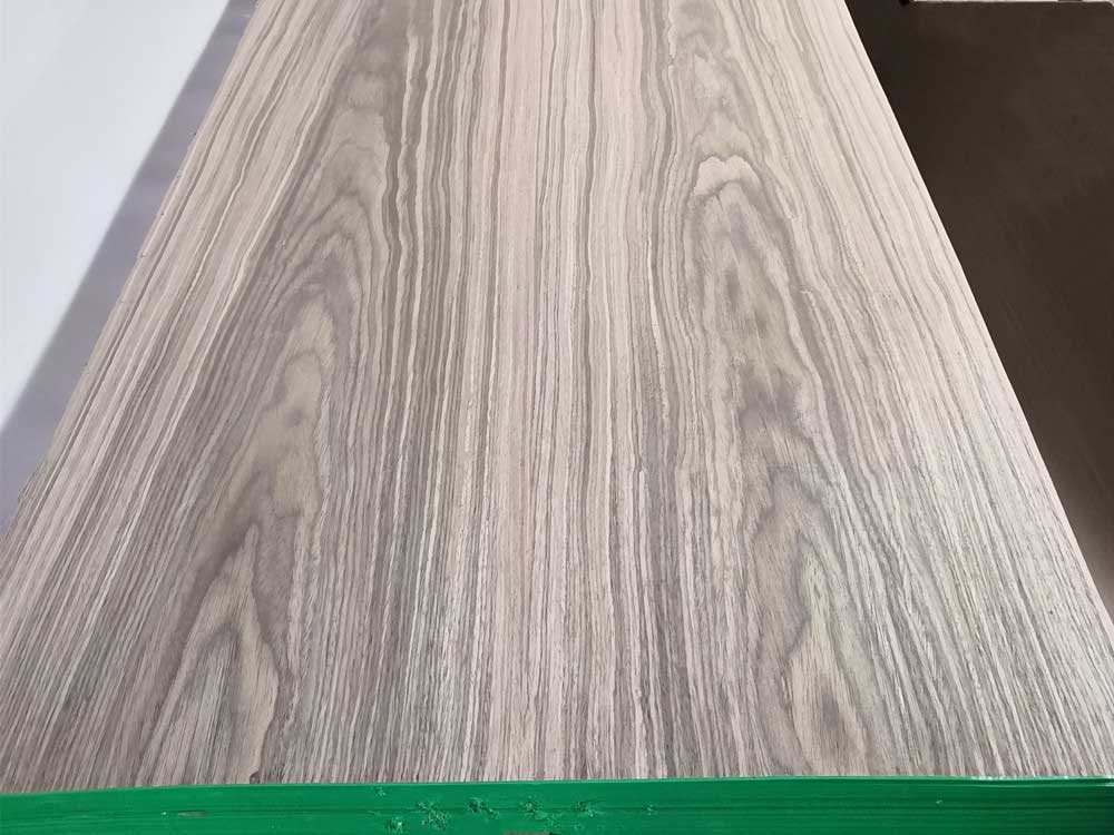 flat cut reconstituted walnut veneer